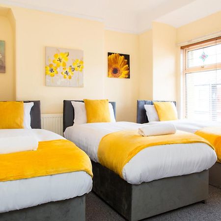 Newly Launched 3 Bedroom House With Free Parking Litherland Eksteriør billede