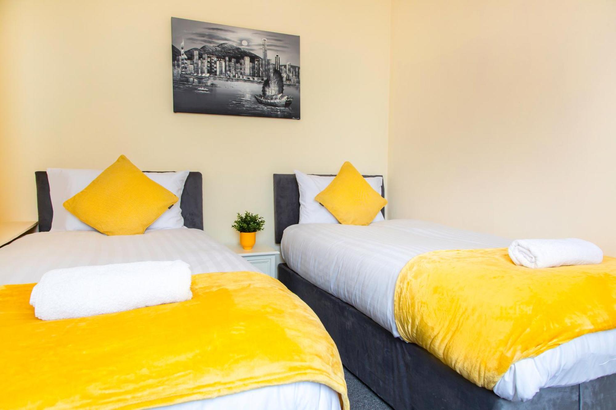 Newly Launched 3 Bedroom House With Free Parking Litherland Eksteriør billede