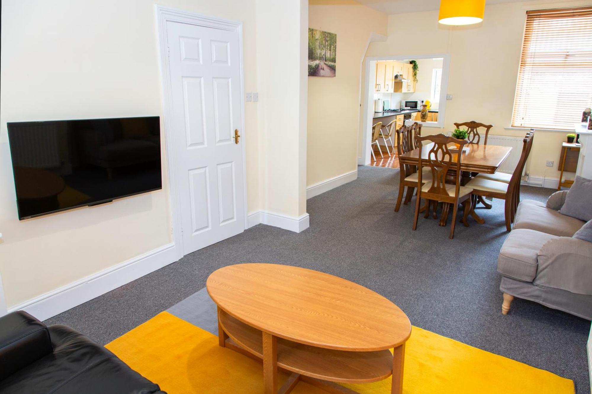 Newly Launched 3 Bedroom House With Free Parking Litherland Eksteriør billede