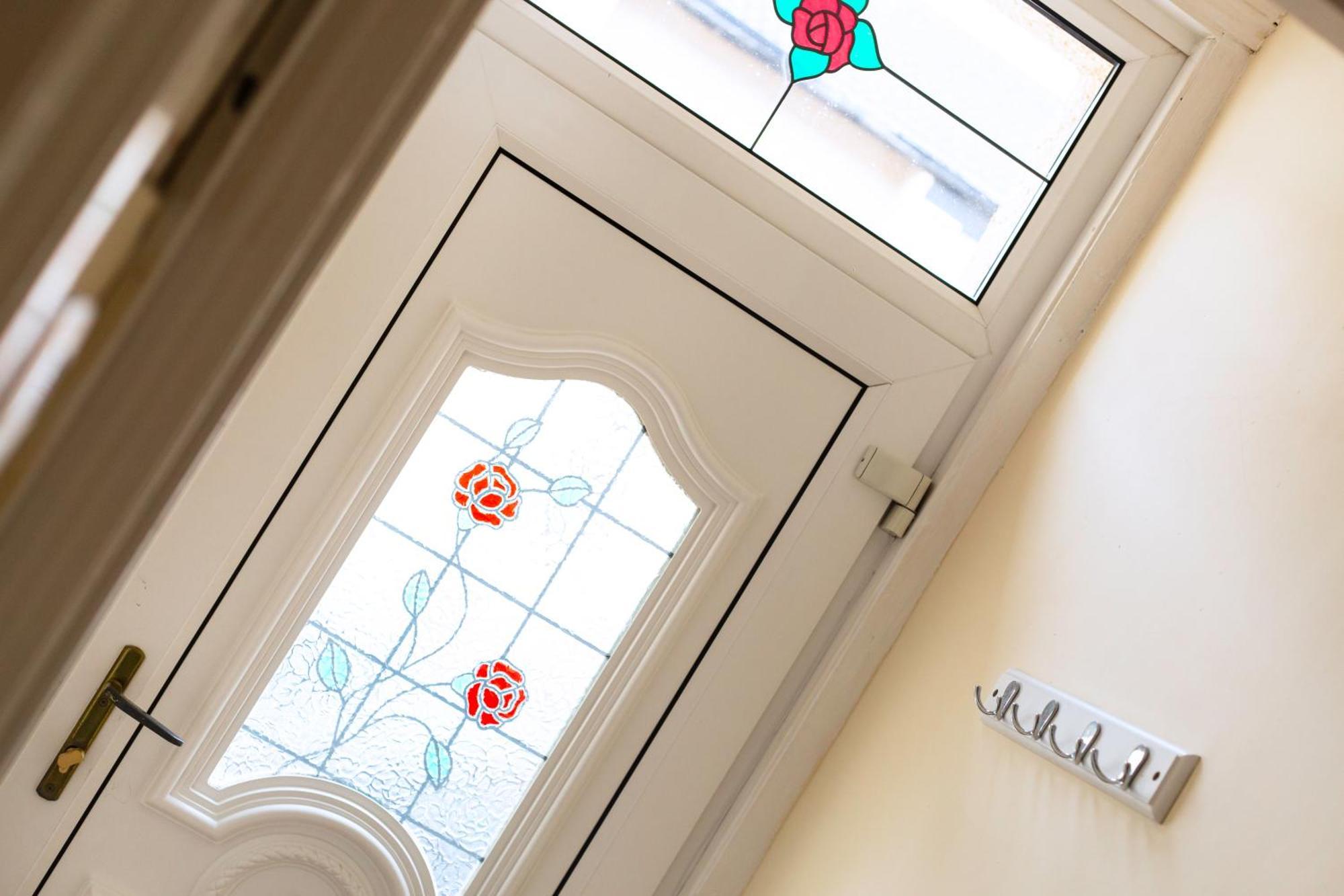 Newly Launched 3 Bedroom House With Free Parking Litherland Eksteriør billede