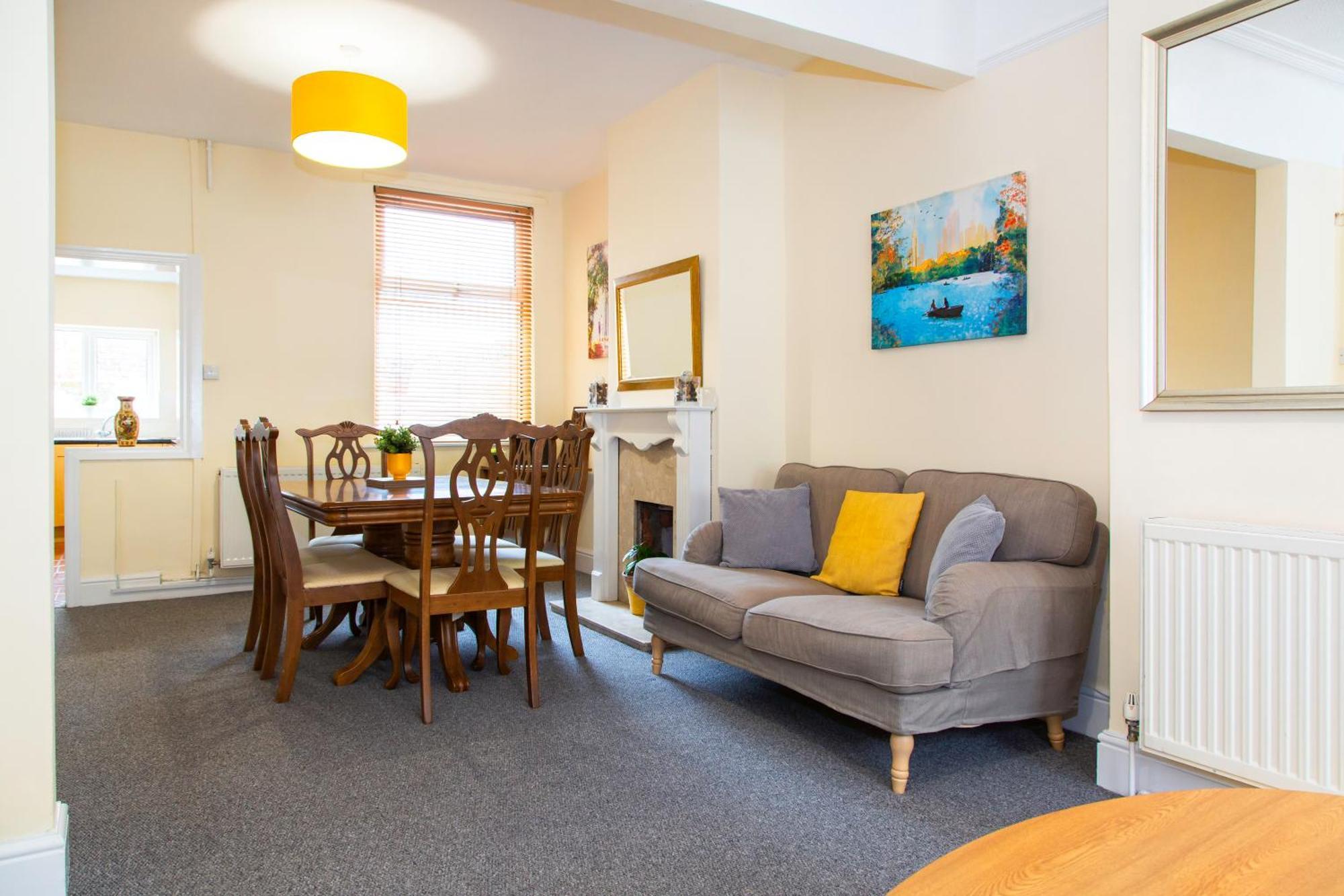 Newly Launched 3 Bedroom House With Free Parking Litherland Eksteriør billede