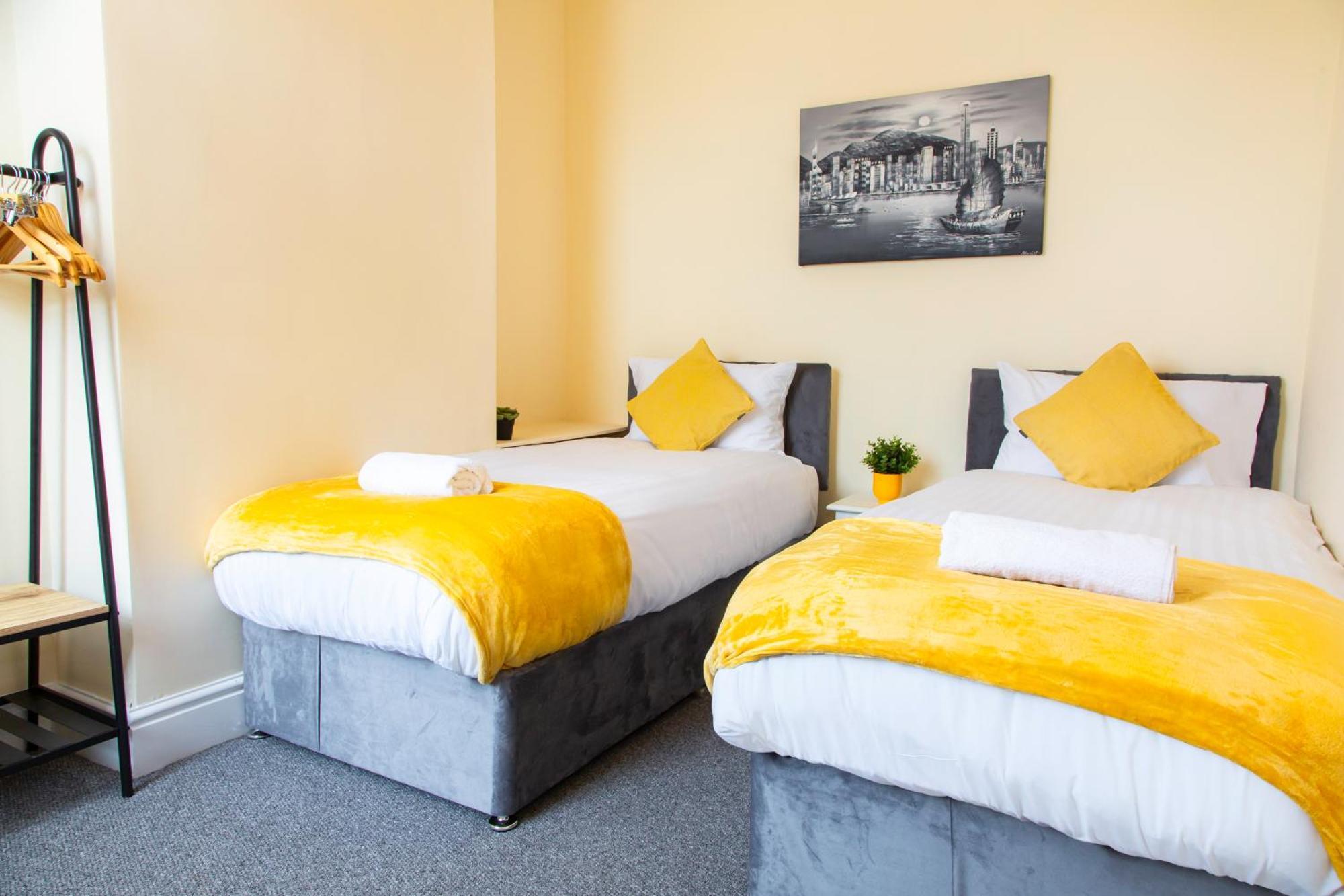 Newly Launched 3 Bedroom House With Free Parking Litherland Eksteriør billede