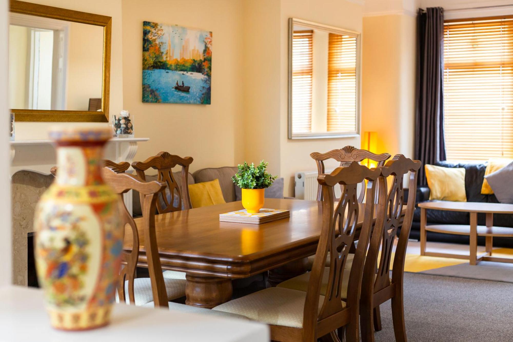 Newly Launched 3 Bedroom House With Free Parking Litherland Eksteriør billede