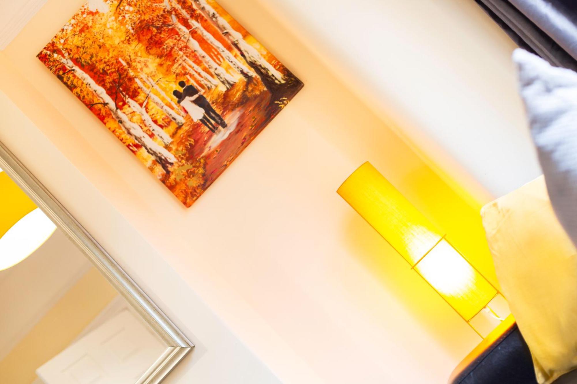 Newly Launched 3 Bedroom House With Free Parking Litherland Eksteriør billede