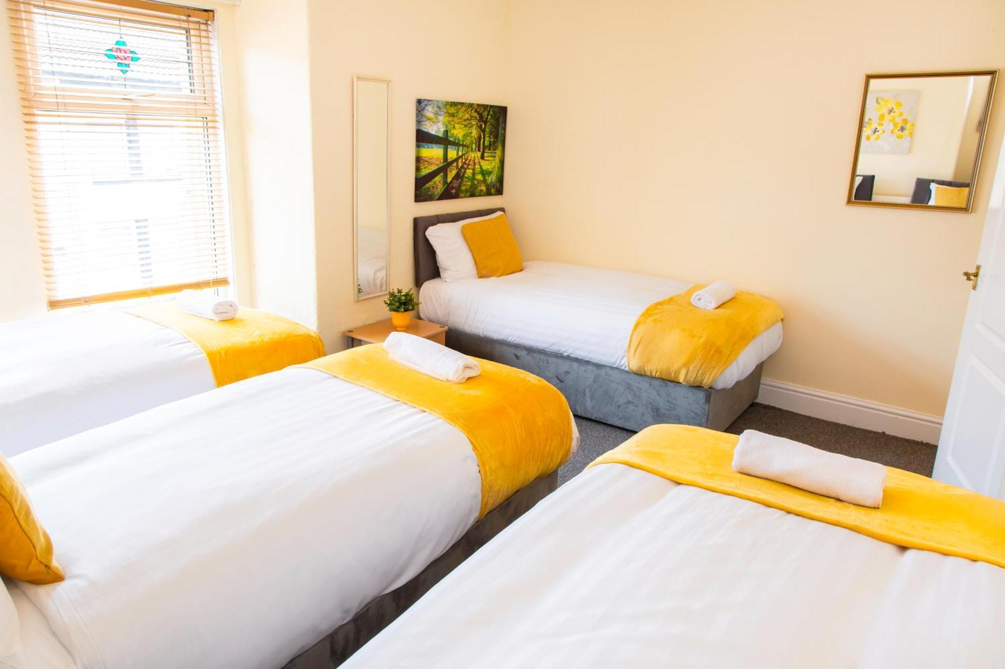 Newly Launched 3 Bedroom House With Free Parking Litherland Eksteriør billede