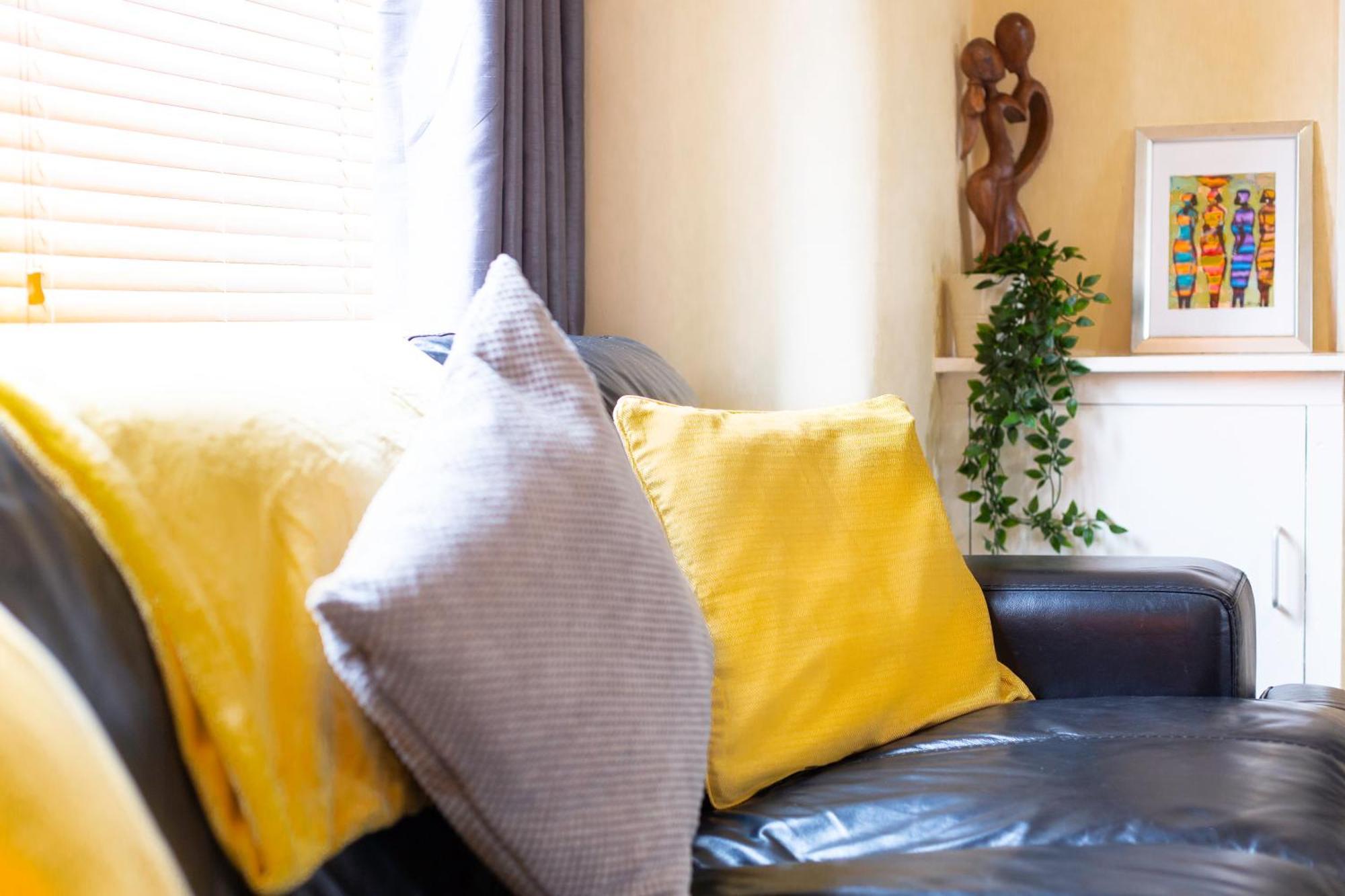 Newly Launched 3 Bedroom House With Free Parking Litherland Eksteriør billede