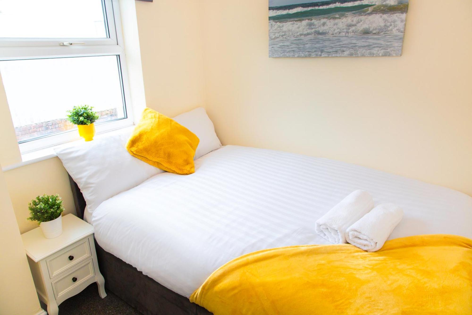 Newly Launched 3 Bedroom House With Free Parking Litherland Eksteriør billede